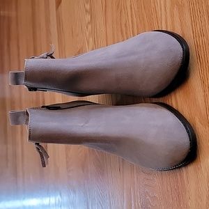 Journee Signature Gray Leather Ankle Boots